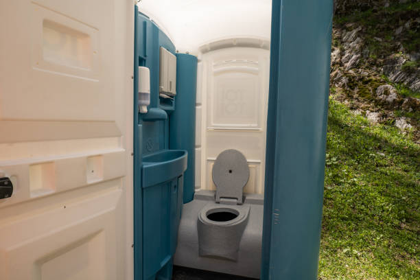 Best Affordable porta potty rental  in Juneau, WI